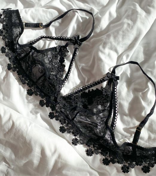 Braletka, černého odstínu